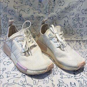 Adidas NMD_R1 sneakers White & Light Pink Runner Sneakers Woman’s Sz 6.5